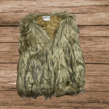 Load image into Gallery viewer, FUR VEST
